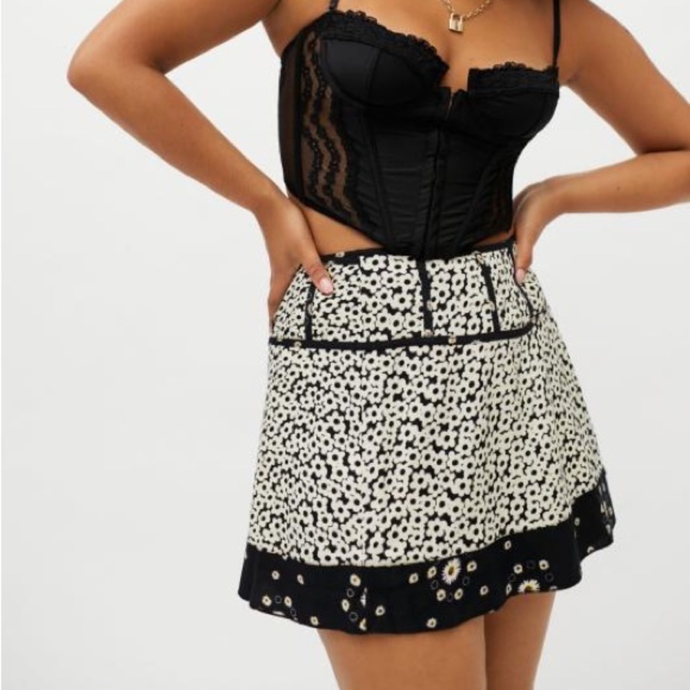 UO Daisy Spring Mini High Waisted Skirt